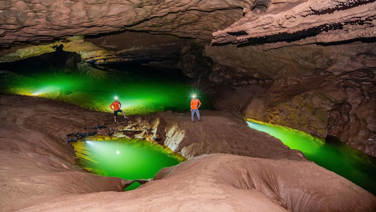 Unusually deep lake discovered in Phong Nha - Ke Bang national park